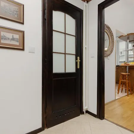 One Bedroom Next To The Royal Castle In By Renters Warschau