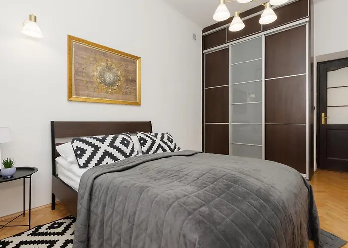 One Bedroom Next To The Royal Castle In By Renters *