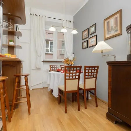 아파트 One Bedroom Next To The Royal Castle In By Renters 바르샤바